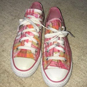 Pink plaid Converse